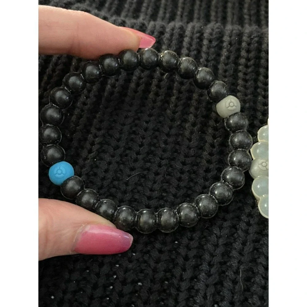 Set Of 2 Black and White Beaded Fashion Style Child's‎ Bracelets